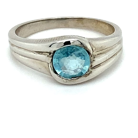 Blue Apatite .60ct Platinum Finish Silver Ring - Picture 1 of 5